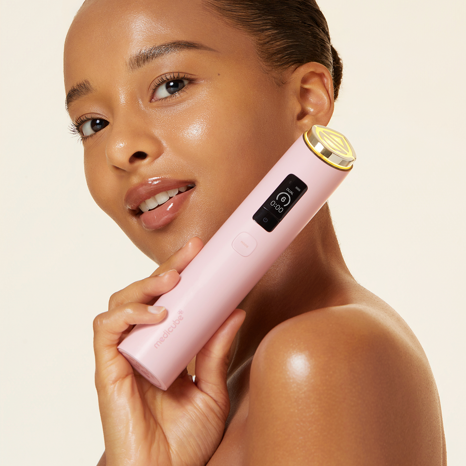 Model with glass-glow skin after the Medicube routine